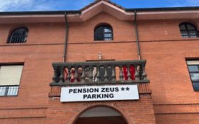 Pensión Zeus